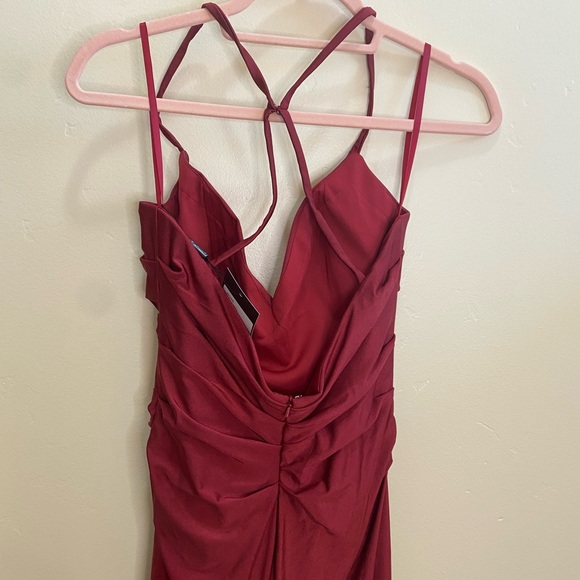 La Femme Burgundy Criss Cross Low Back Evening Gown Prom Formal Size 12 NWT🌿 - Picture 5 of 7